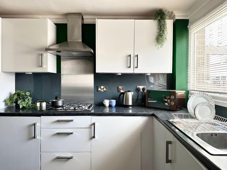 6 Guests House Old Trafford,Media City,City Centre, Free Parking Manchester Extérieur photo